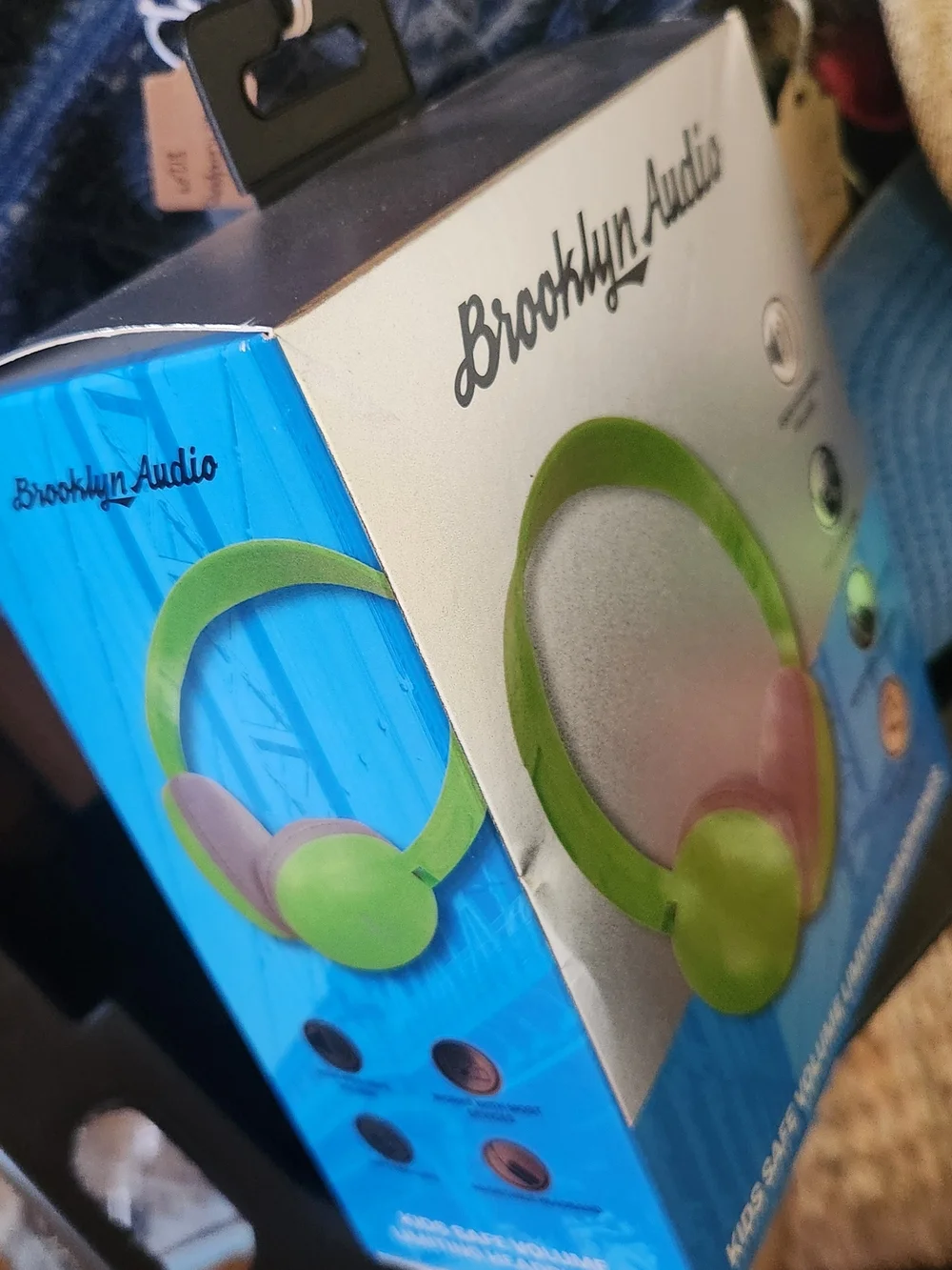 Kids Volume-Limiting Headphones — Green